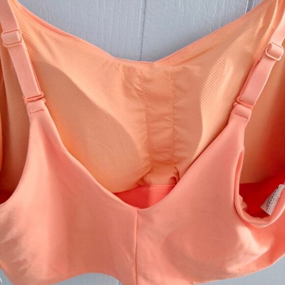 Athleta Peach Crop Top - Picture 12 of 12